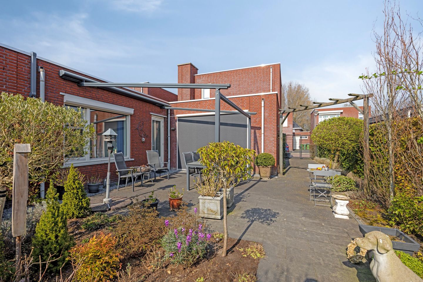 Foto 35 van Emerald 10