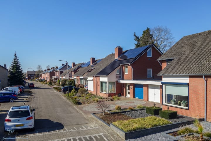 Foto 4 van Burgemeester Moorenstraat 32