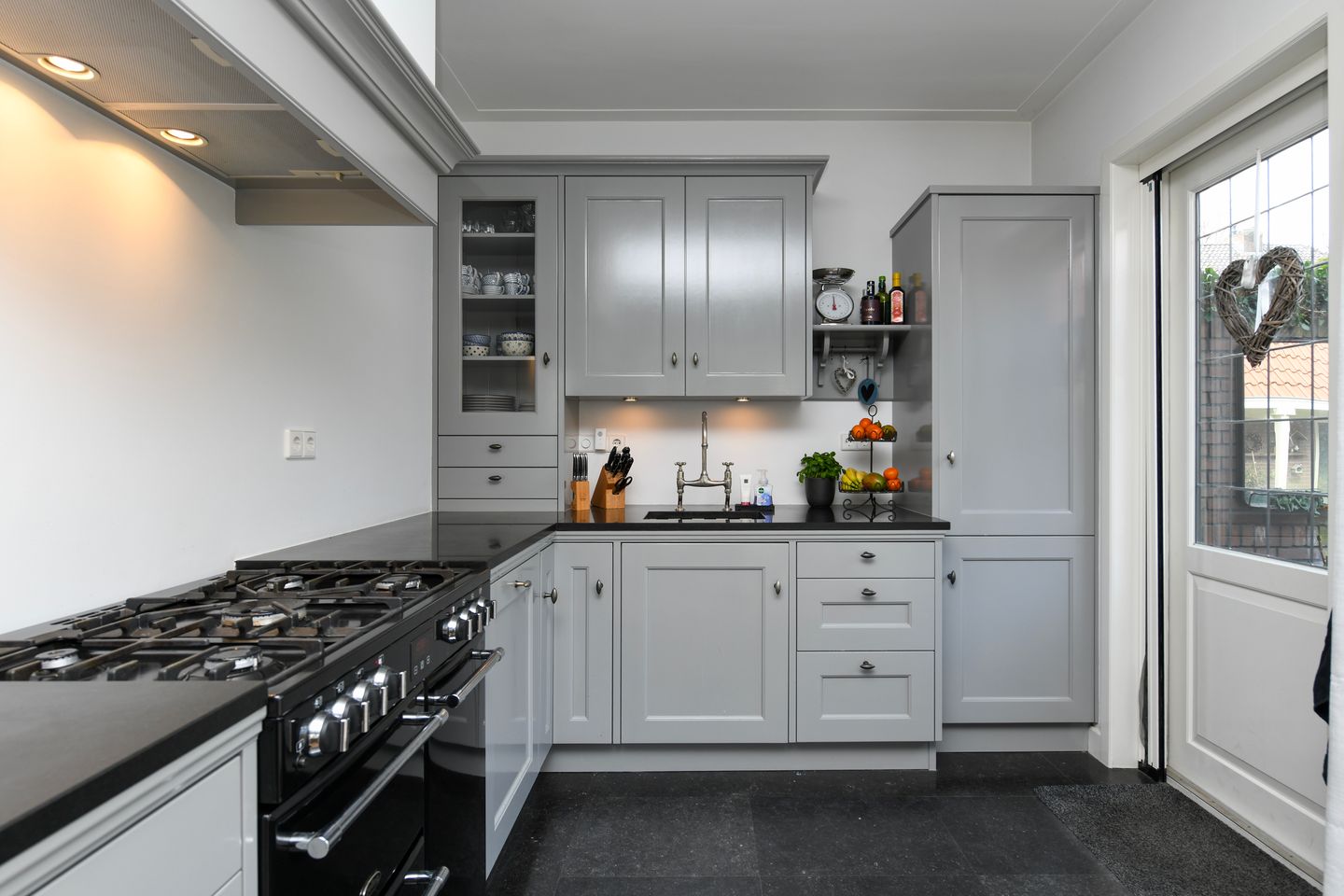 Photo 10 of Torenlaan 12