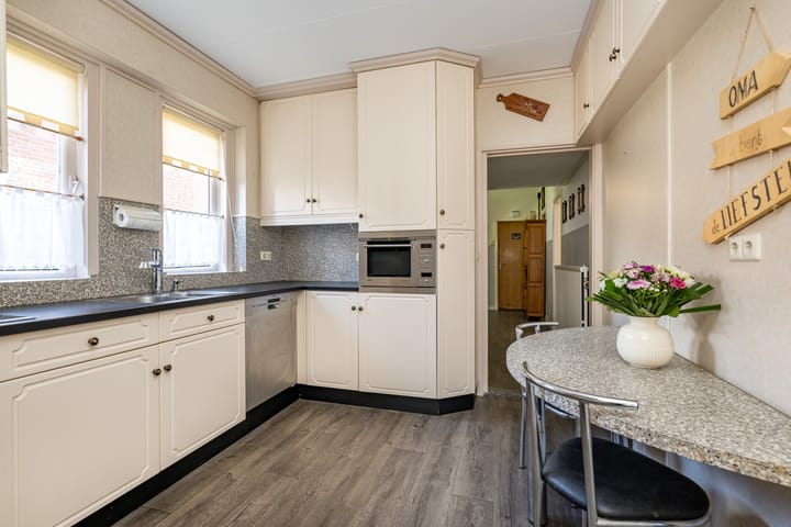 Foto 6 van Juliana van Stolberglaan 21