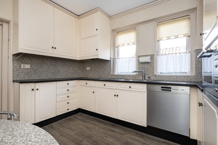 Foto 11 van Juliana van Stolberglaan 21