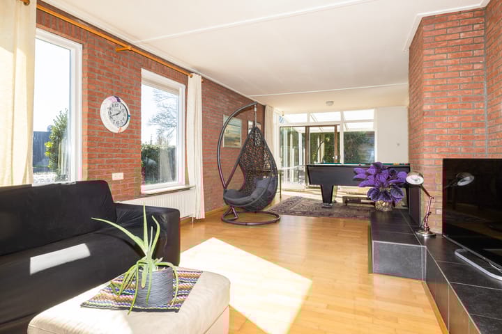 Foto 15 van de Tinge 4