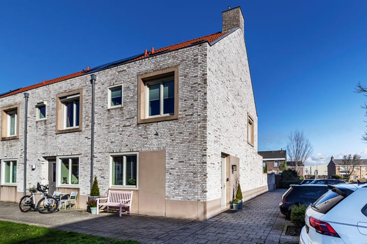 Foto 1 van Van Cralingenstraat 15