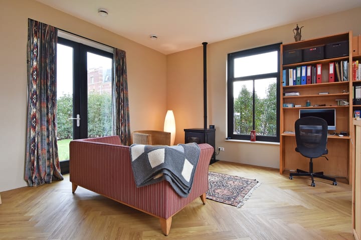 Foto 11 van Thomas Mannsingel 158