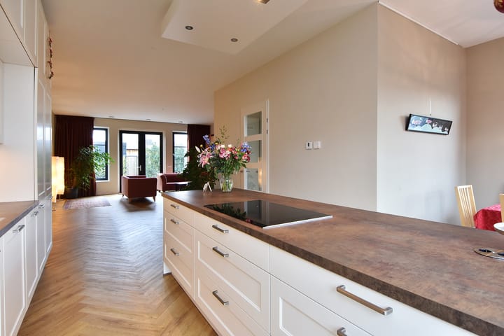 Foto 21 van Thomas Mannsingel 158