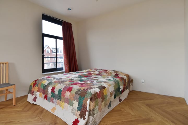 Foto 27 van Thomas Mannsingel 158