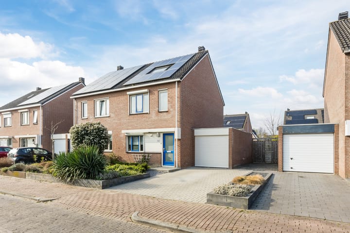 Koopwoningen - huizen te koop in [Funda]