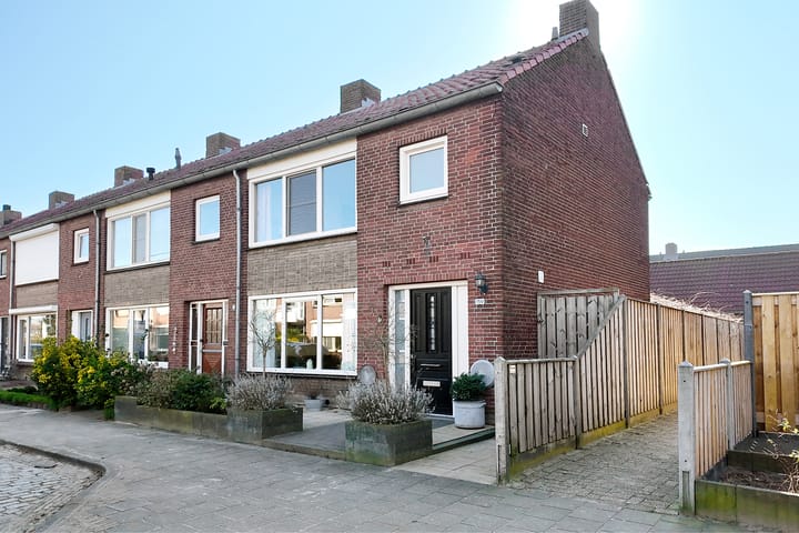 Foto 47 van Doctor Ariënslaan 159