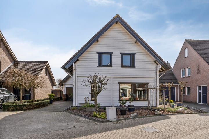 Photo 2 of De Omloop 10