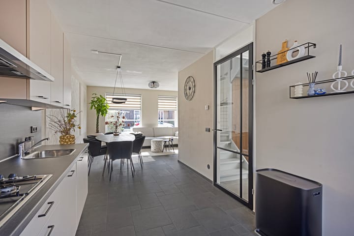 Foto 8 van Keizersmantel 9