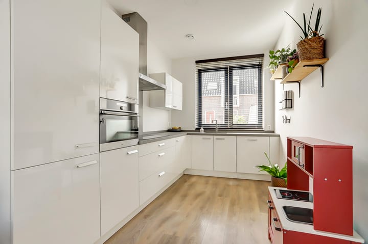 Foto 2 van Burg. Moonshof 13