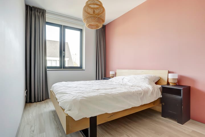 Foto 3 van Burg. Moonshof 13