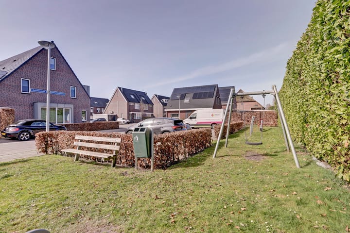 Foto 27 van Burg. Moonshof 13