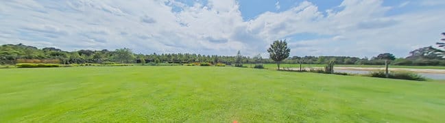 Royaal wonen met naastgelegen weide en bos