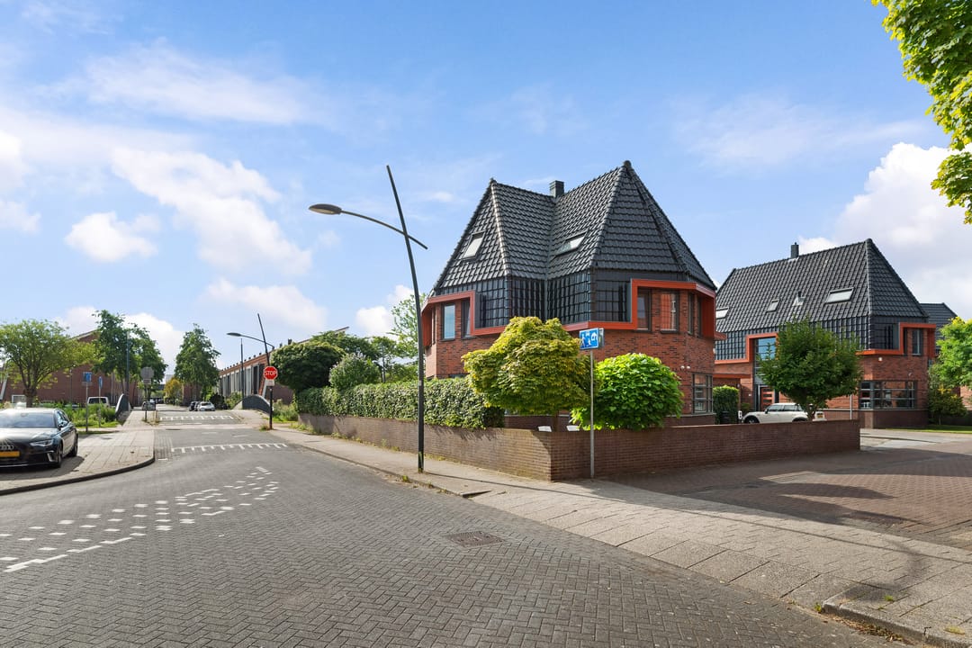 Foto 2 van J M van der Meystraat 1