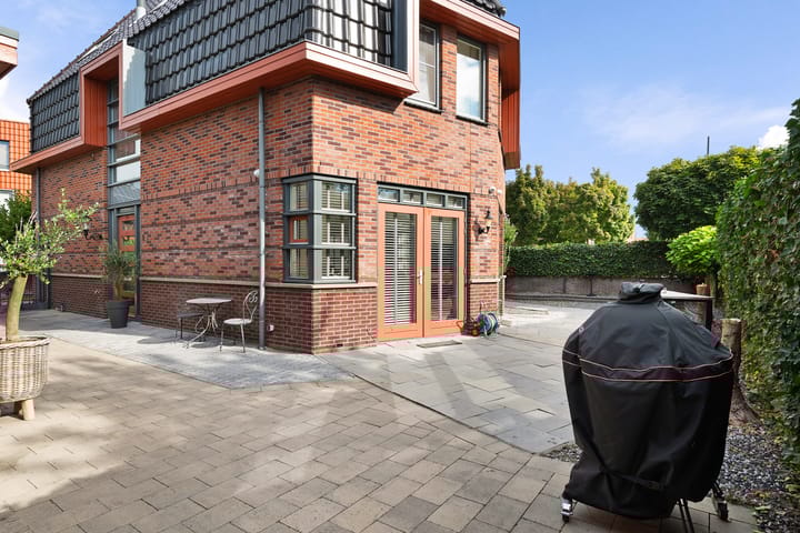 Foto 40 van J M van der Meystraat 1