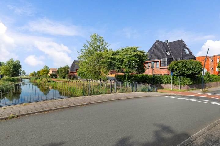 Foto 48 van J M van der Meystraat 1