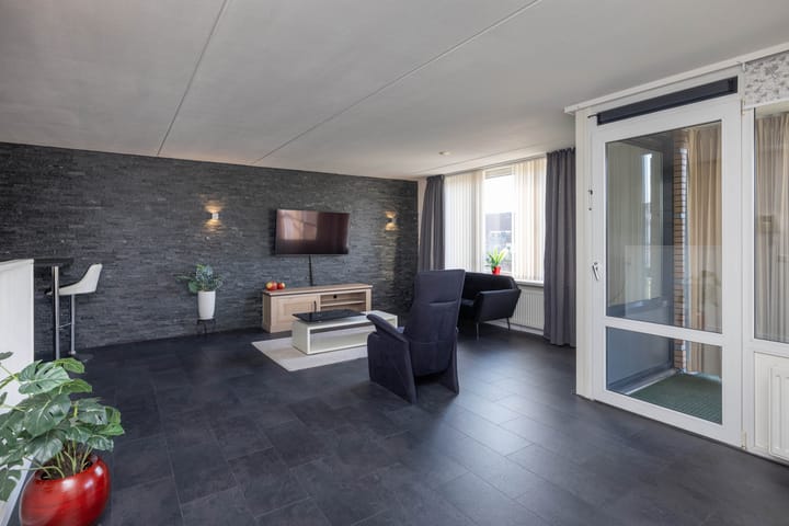 Photo 3 of Fluweelplein 24