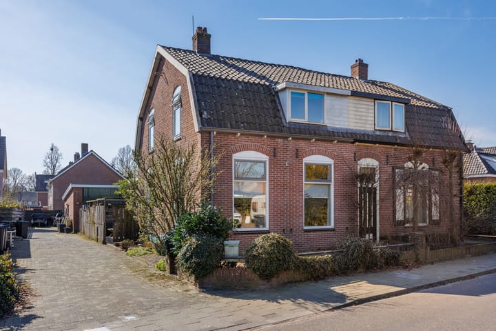 Middelweg 55