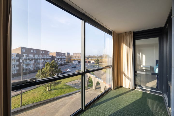 Photo 2 of Fluweelplein 24