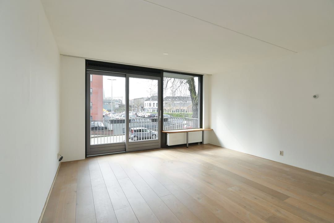 Photo 2 of Rosendaalsestraat 10