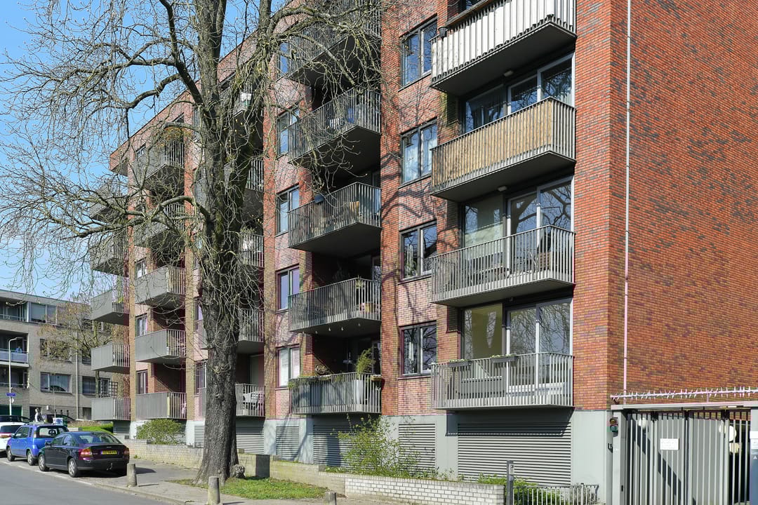 Photo 7 of Rosendaalsestraat 10