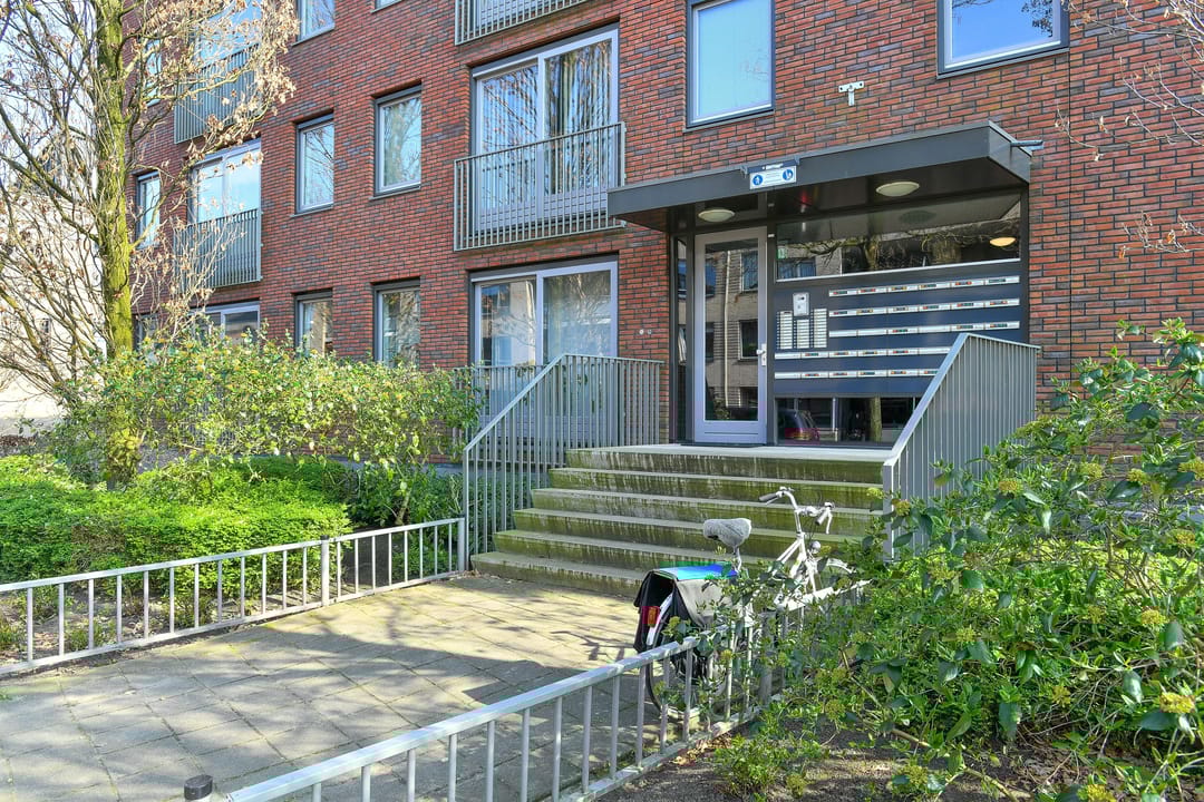 Photo 8 of Rosendaalsestraat 10