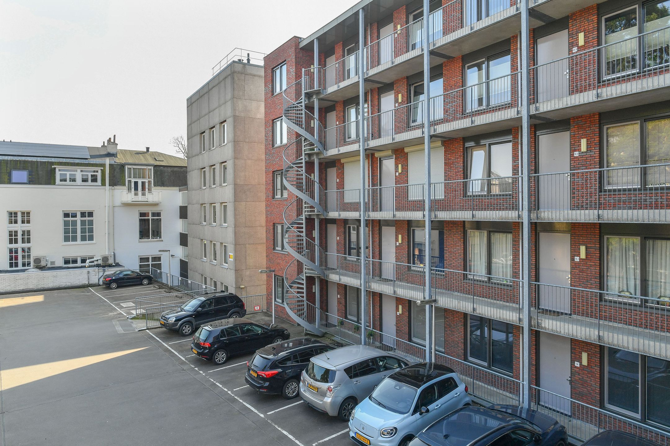 Photo 9 of Rosendaalsestraat 10