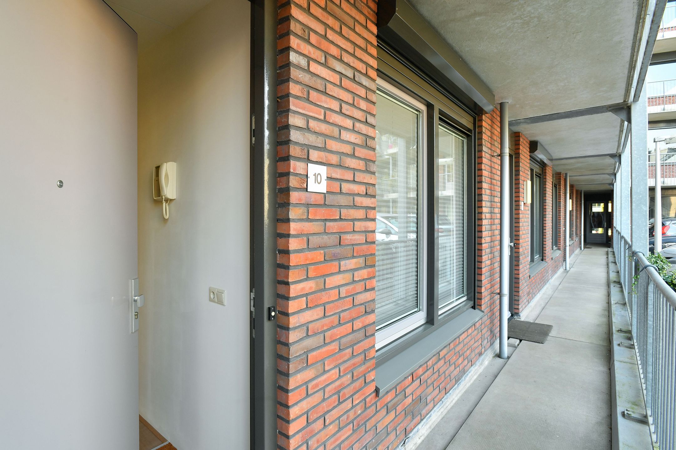 Photo 12 of Rosendaalsestraat 10