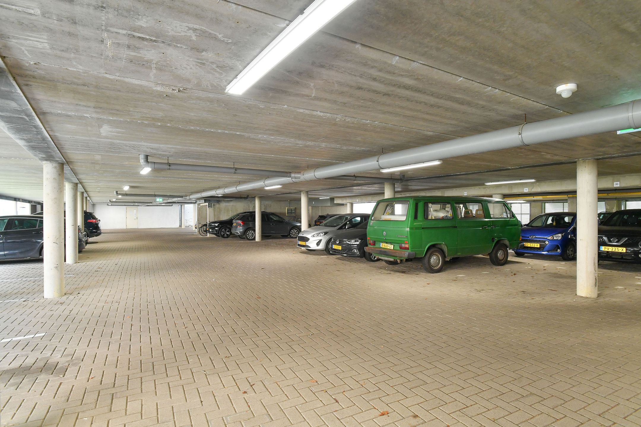 Photo 30 of Rosendaalsestraat 10