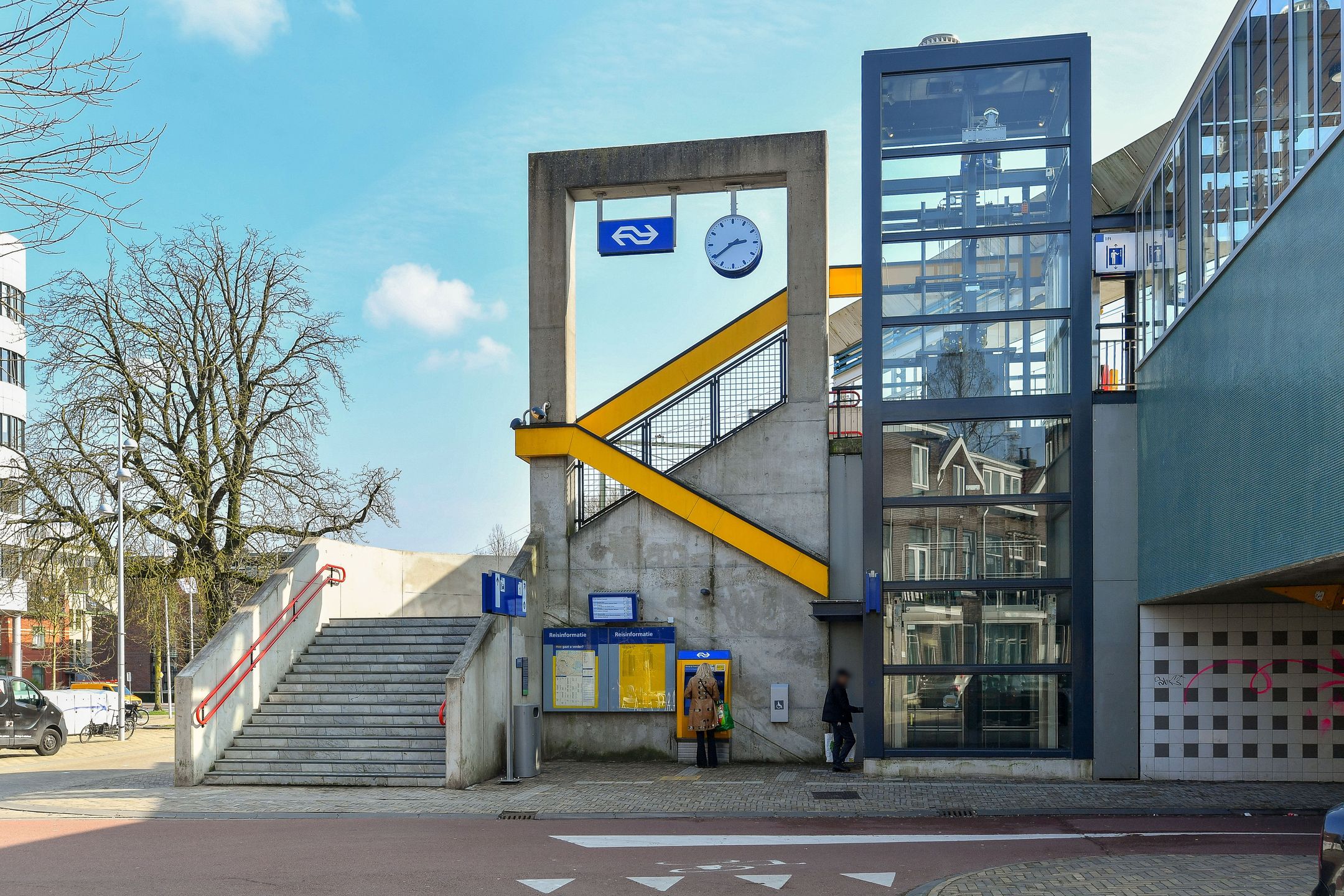 Photo 36 of Rosendaalsestraat 10