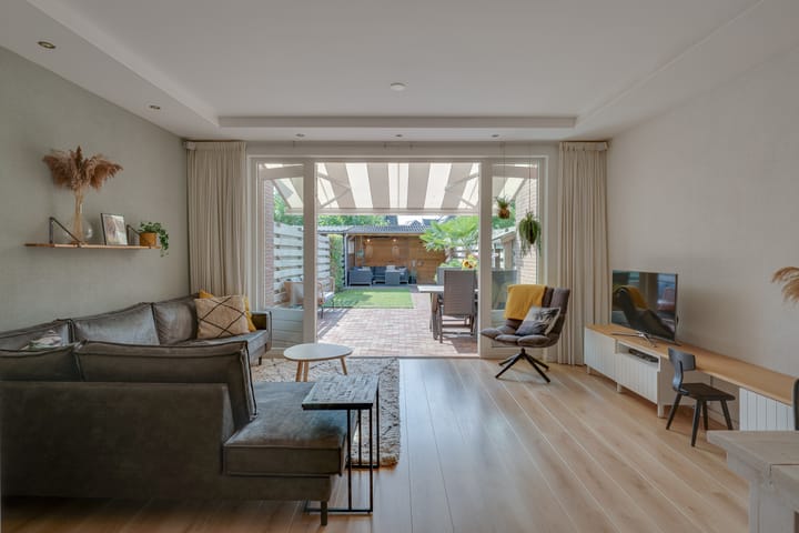 Foto 6 van Poelenburg 8