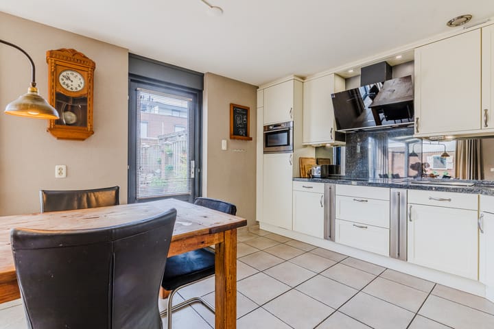 Foto 9 van Regenboog 15