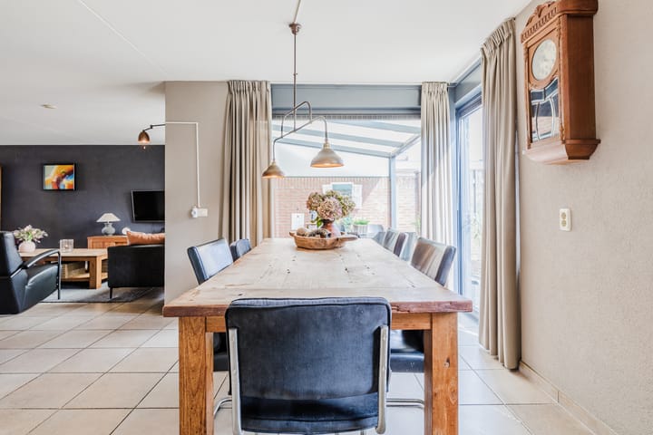 Foto 11 van Regenboog 15