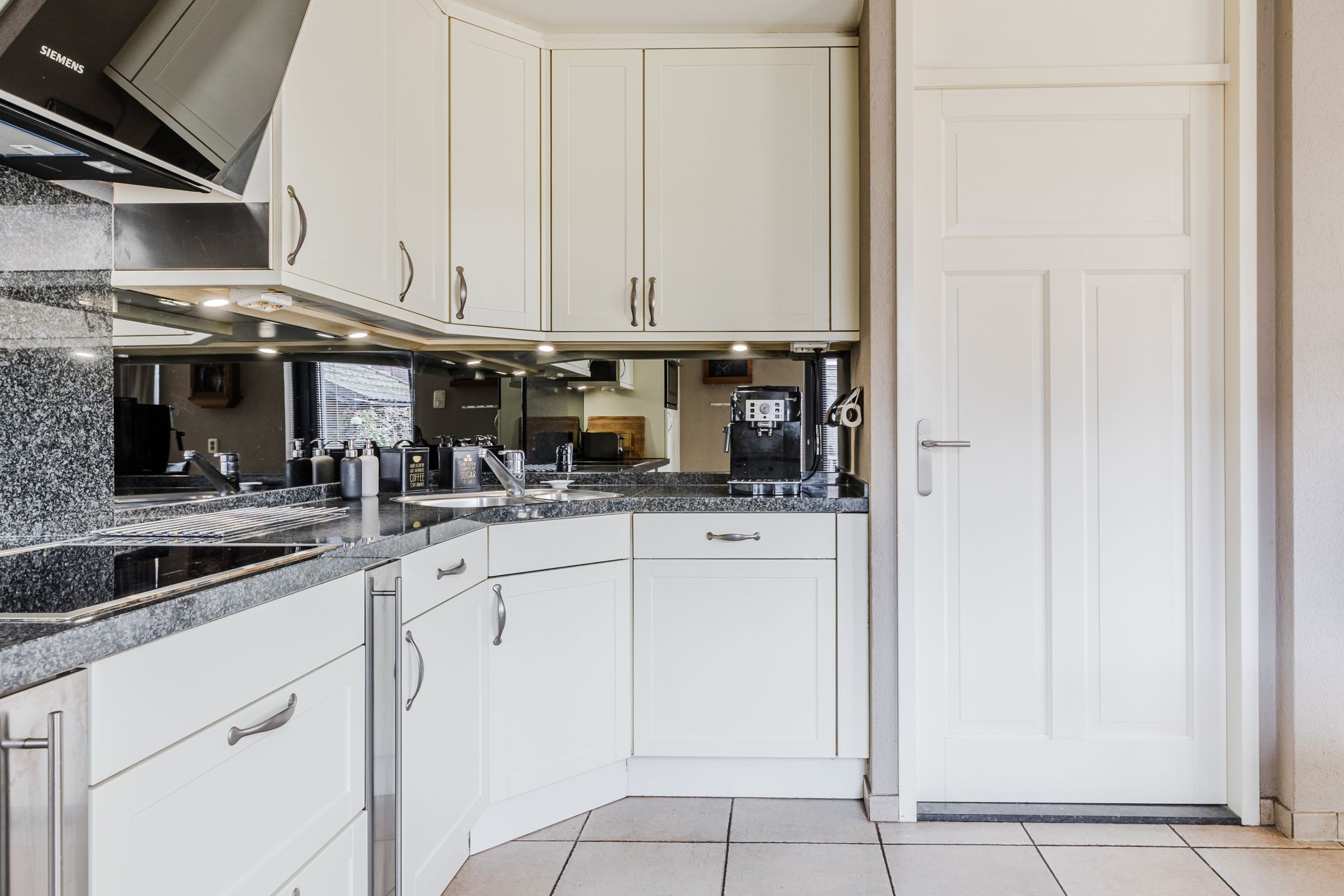 Foto 12 van Regenboog 15