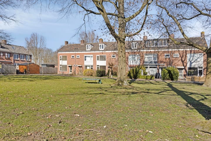 Foto 36 van Treublaan 1