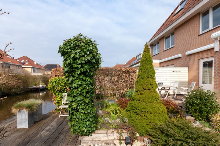 Foto 44 van Weegbreegaarde 7