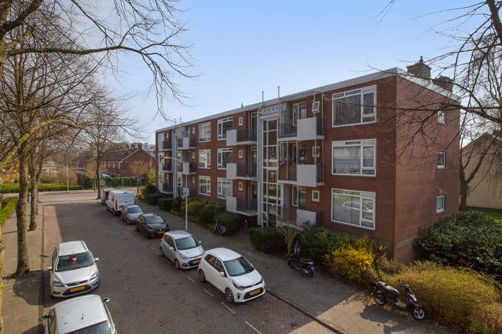 Photo 1 of Diepenbrocklaan 18