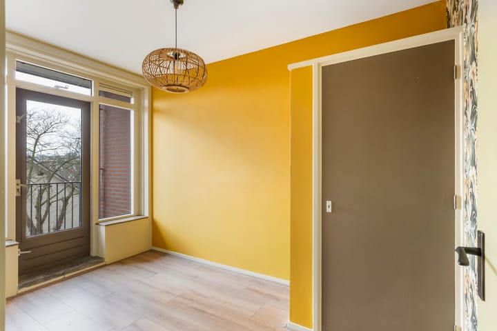 Photo 9 of Diepenbrocklaan 18