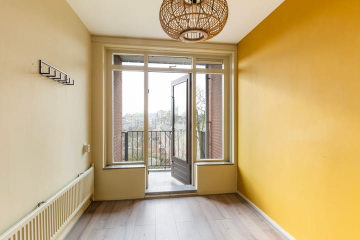 Photo 10 of Diepenbrocklaan 18