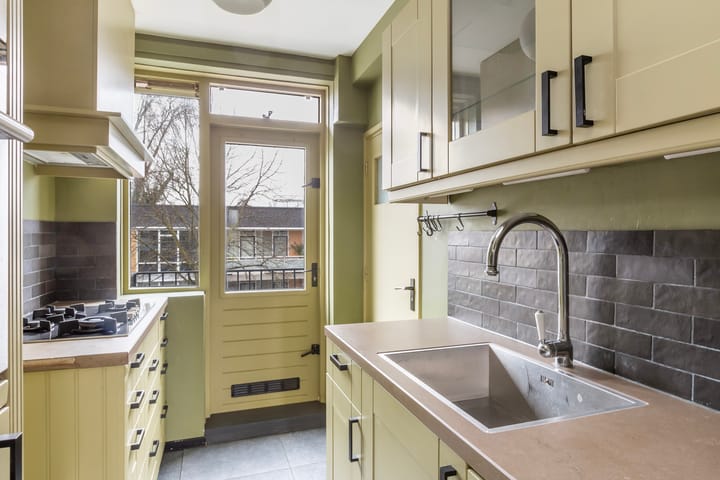 Photo 16 of Diepenbrocklaan 18