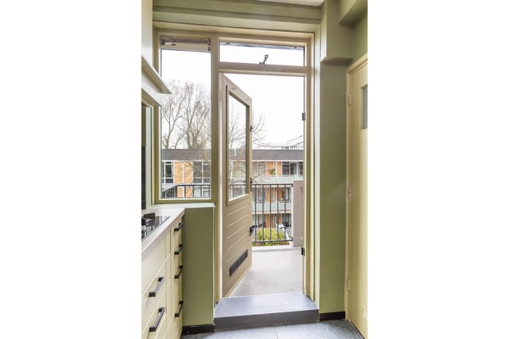 Photo 17 of Diepenbrocklaan 18