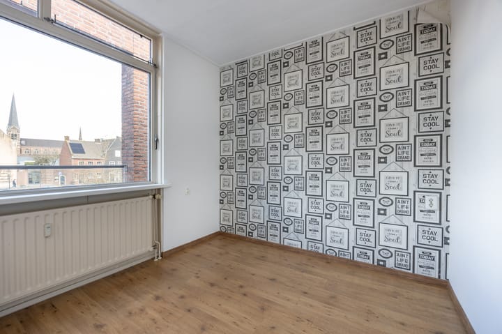 Foto 18 van Van Bergenplein 16