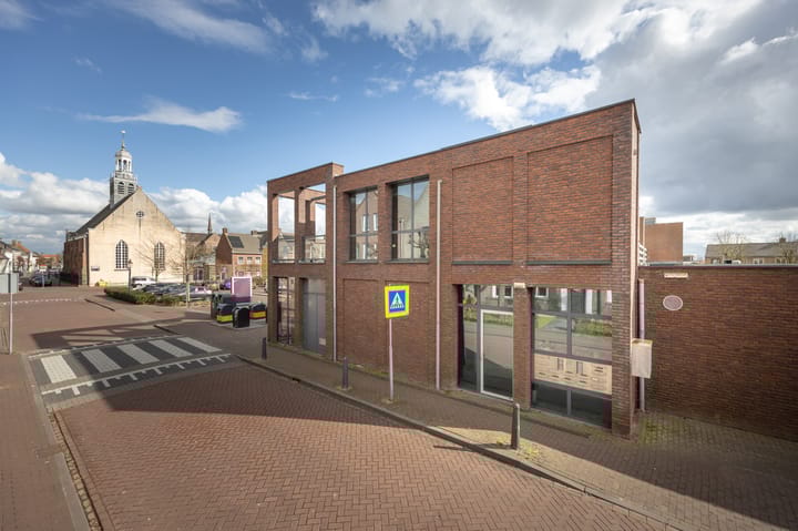 Foto 25 van Van Bergenplein 16