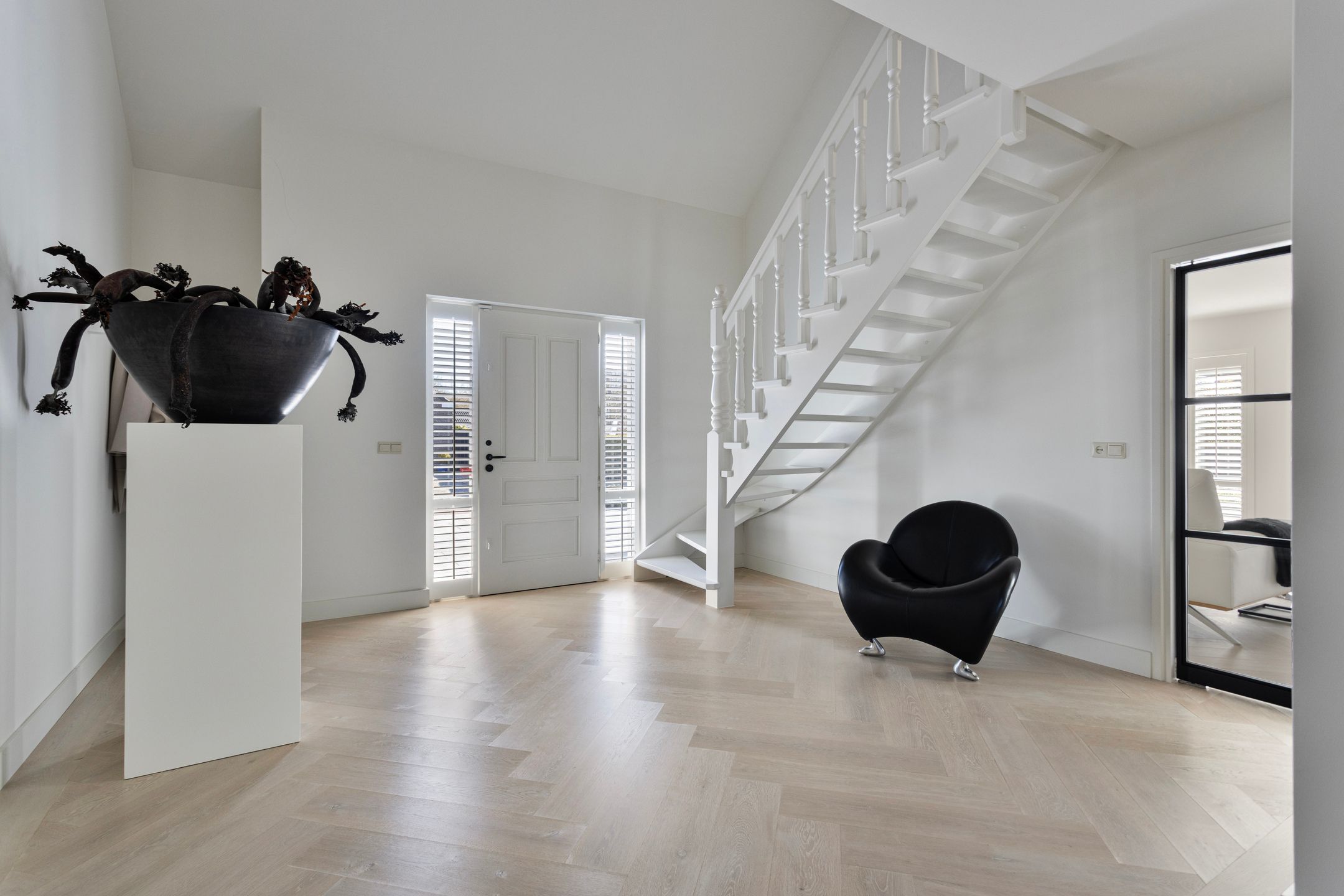 Photo 3 of De Leucker 20