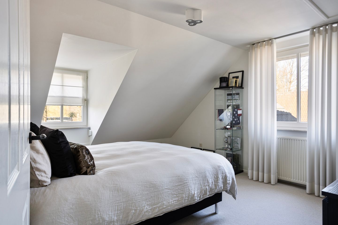 Photo 34 of De Leucker 20