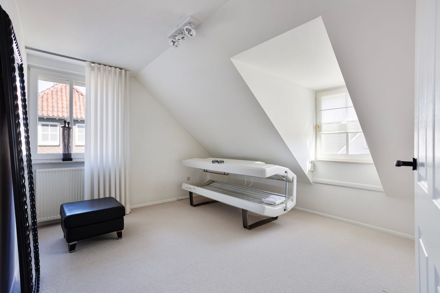 Photo 35 of De Leucker 20