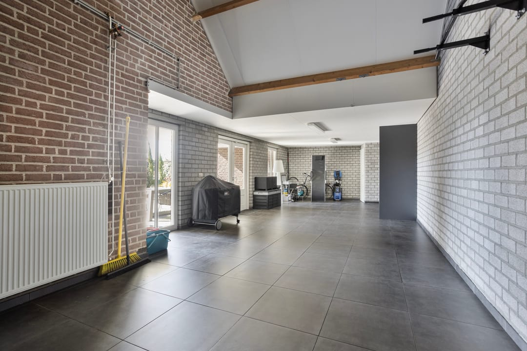 Photo 37 of De Leucker 20