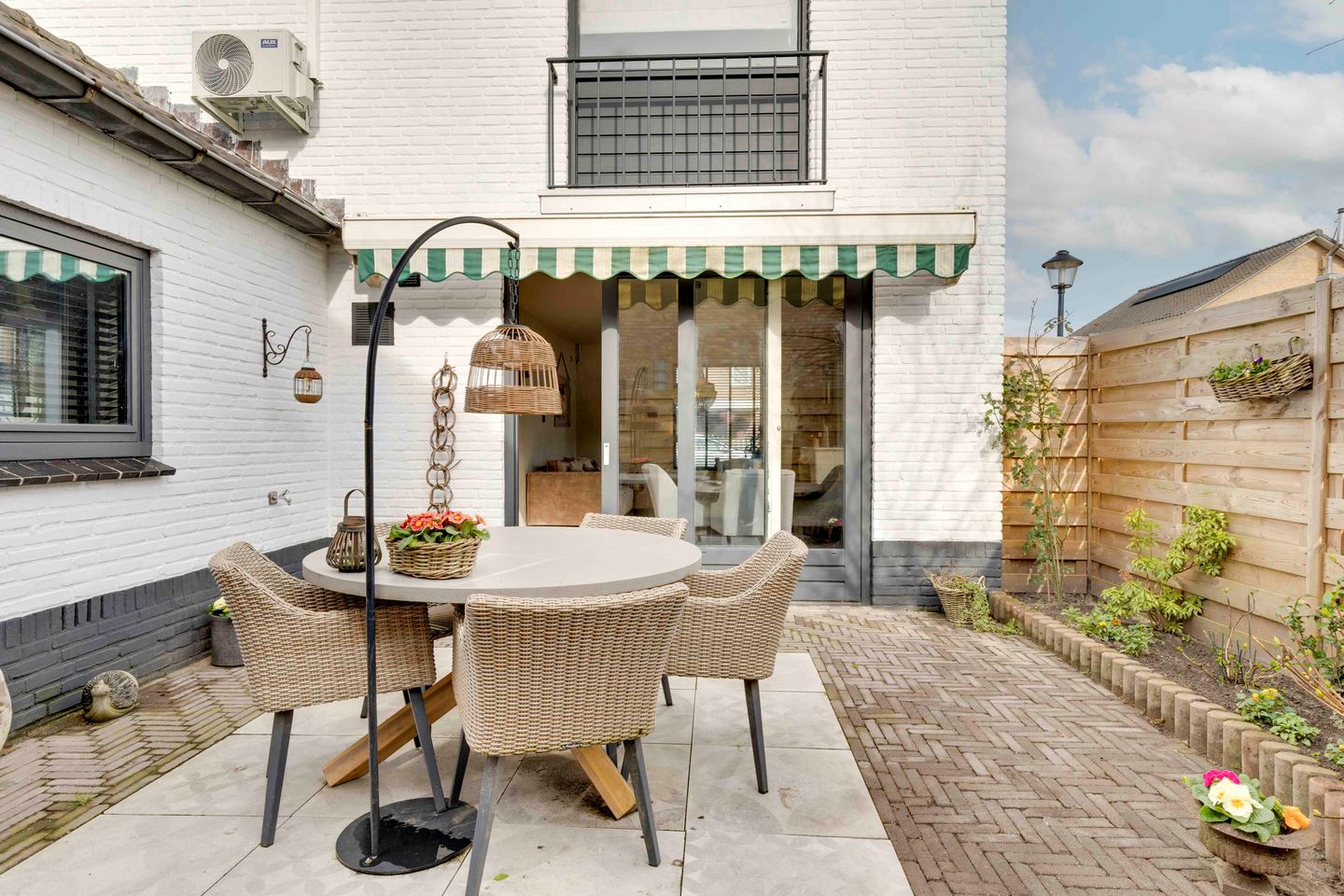 Foto 35 van van Dongenstraat 9