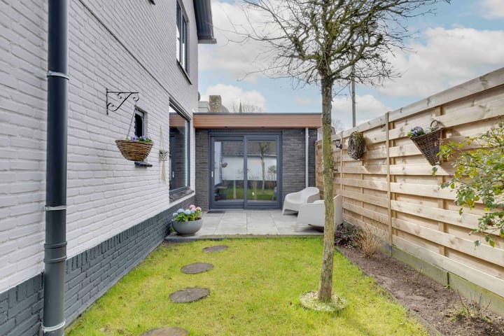 Foto 38 van van Dongenstraat 9